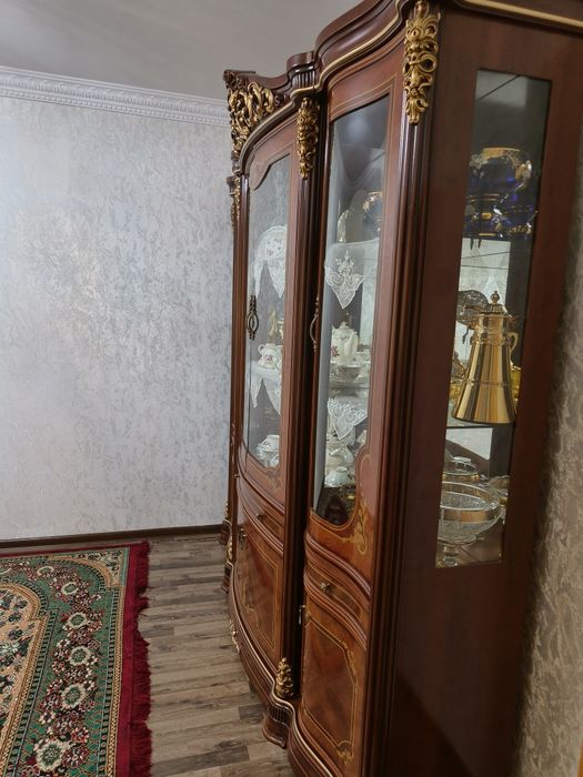 Продам мебель. Китайская стенка.