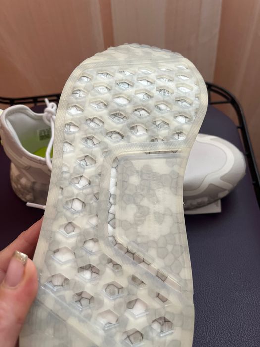 Продават се маратонки Оригинални ADIDAS  39 1/2.Внос от Чужбина.