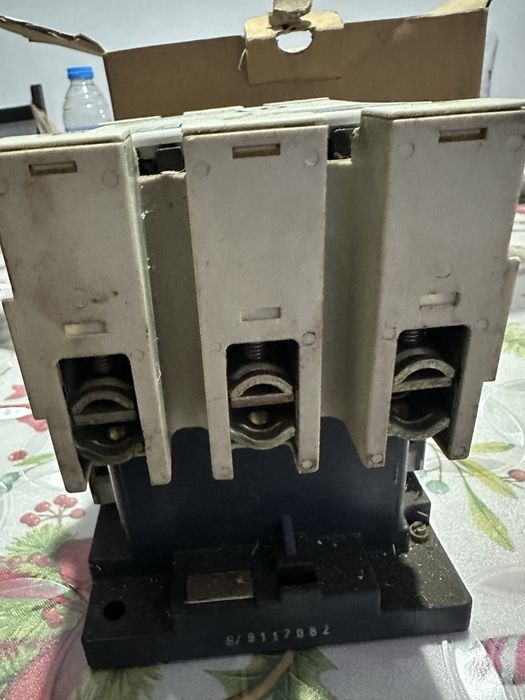 Индустриални контактори Schneider и Siemens