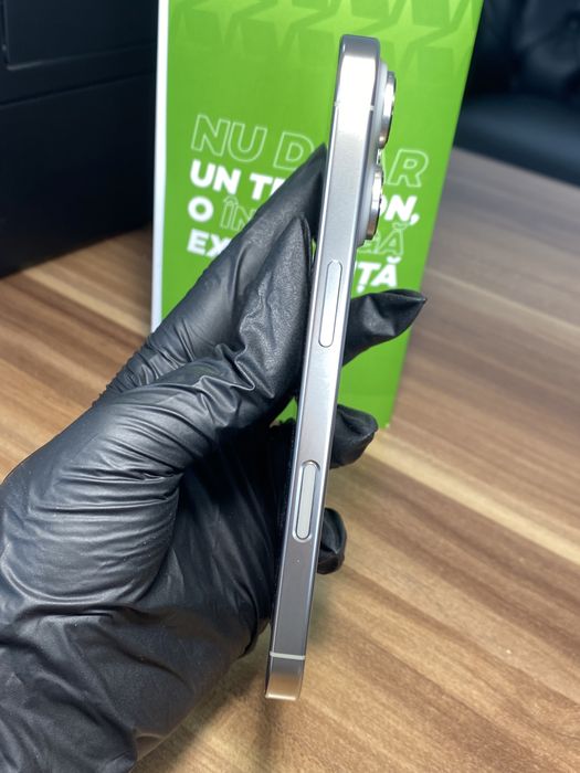 iPhone 16 Pro • 256 GB • Natural Titanium