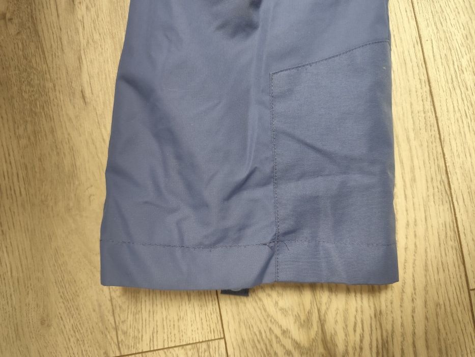 Costum sky purtat de 5-6 ori, într-un singur sezon.