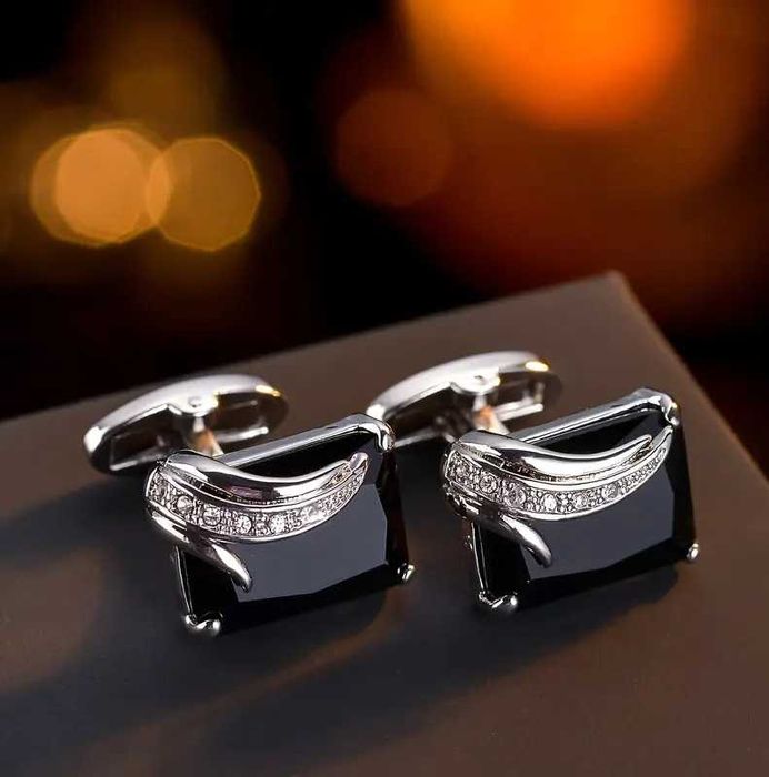 Запонки "Monarh" из Италии.