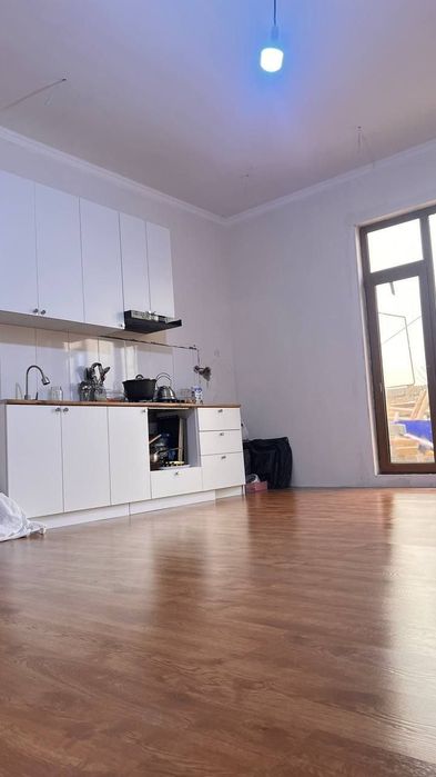 Продается дом Кибрай
Бурота махалла
Уткир улица, 4х ком, кухня, въезд