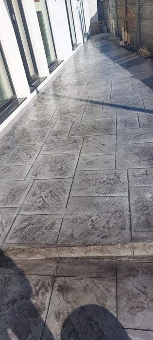 Beton amprentat și vertical