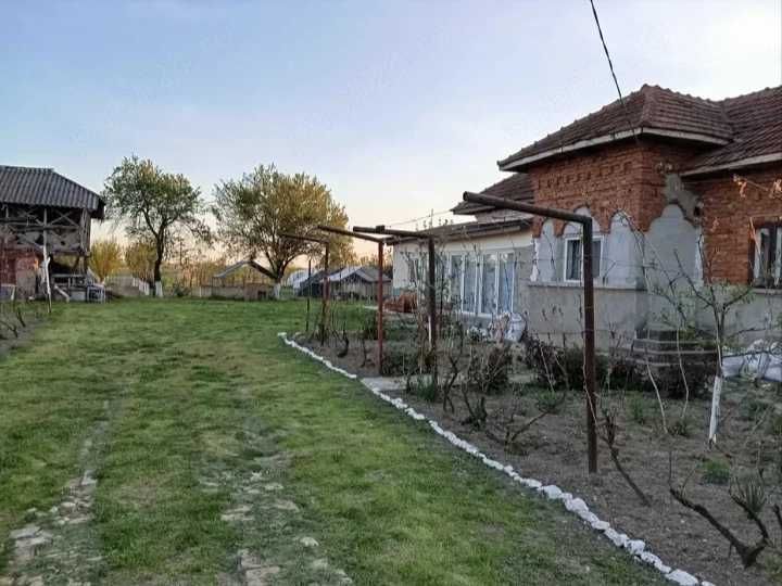 Casa de vanzare cu teren in Leordeni -Moara Mocanului- Arges