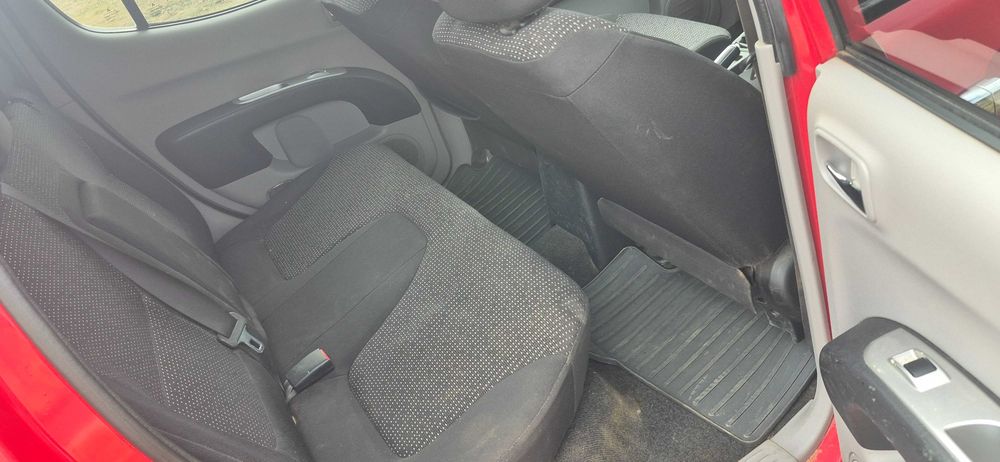 Mitsubishi L200 TROJAN 2.5 diesel 2012
