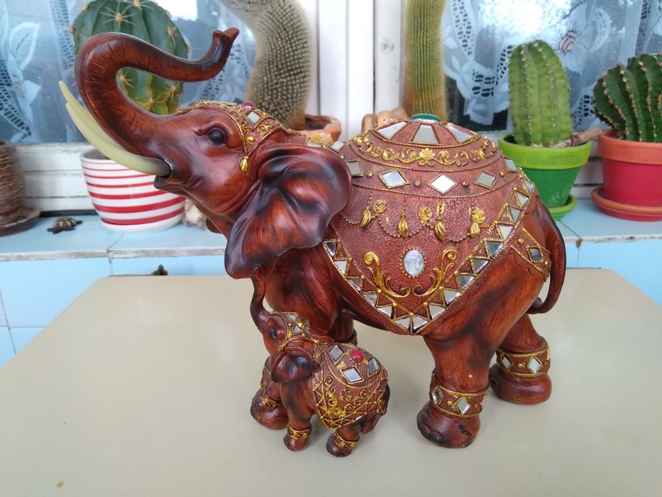 Декоративна фигурка слон