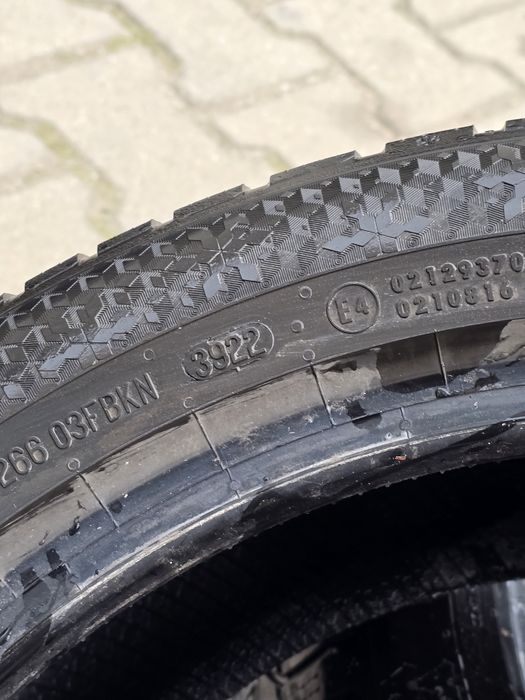 235 45 18 Continental