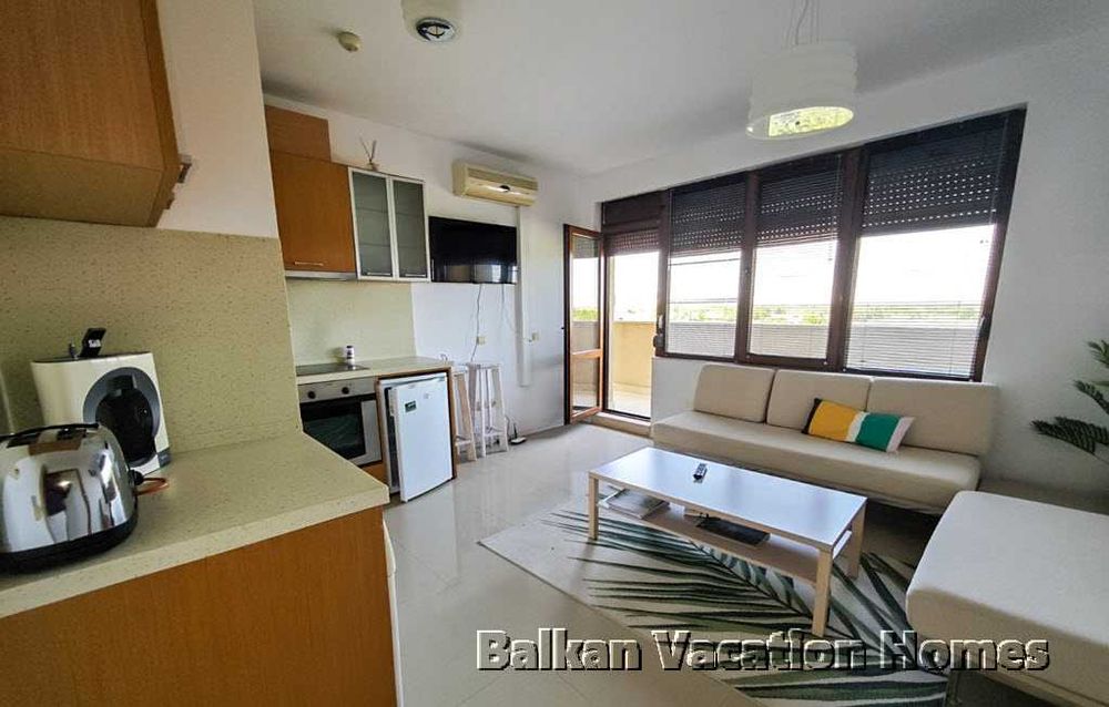 Добре поддържан апартамент в престижен голф комплекс близо до Балчик.