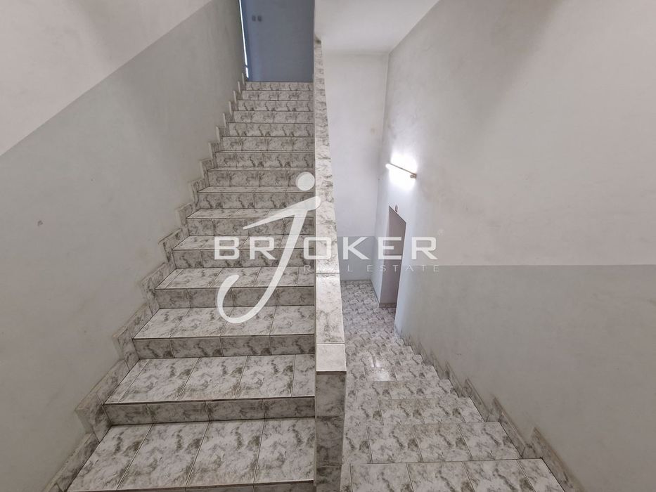 Продава се Промишлена сграда в Кърджали, Център - 1092 кв.м за 1000 €/кв.м - Снимка #4