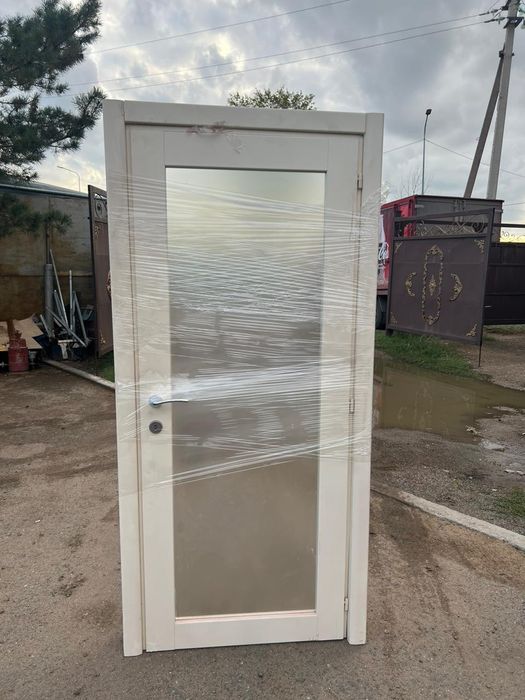 Двери бу из натурального дерева