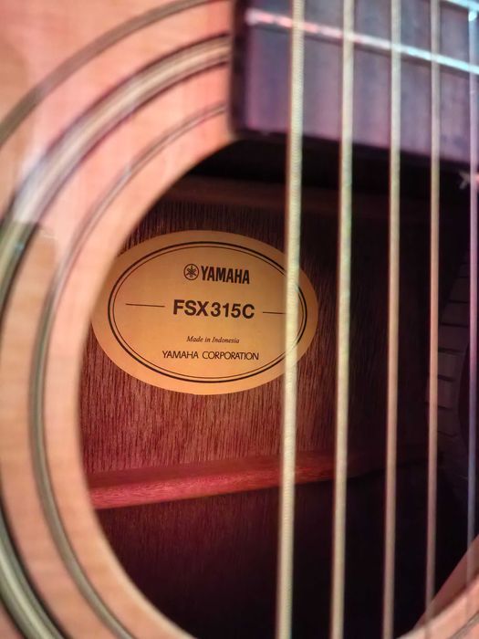 - ПРОДАМ гитару!