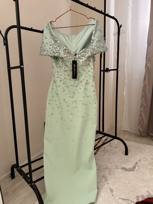 Продам платье от бренда odrella