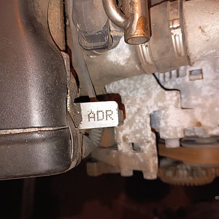 Двс мотор двигатель 1.8 ADR на Audi A4