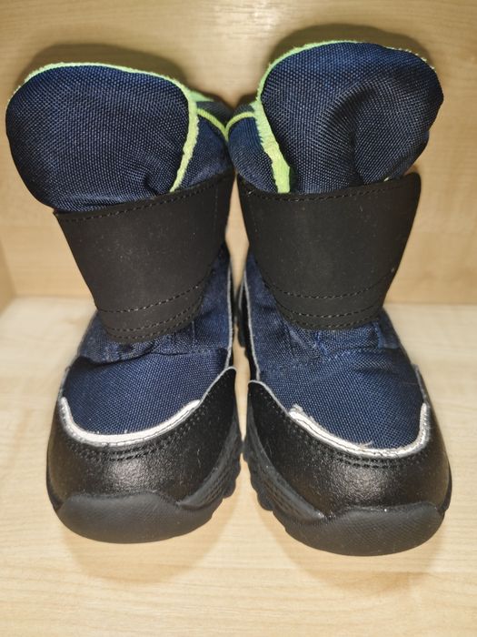 Продам детские зимние ботинки