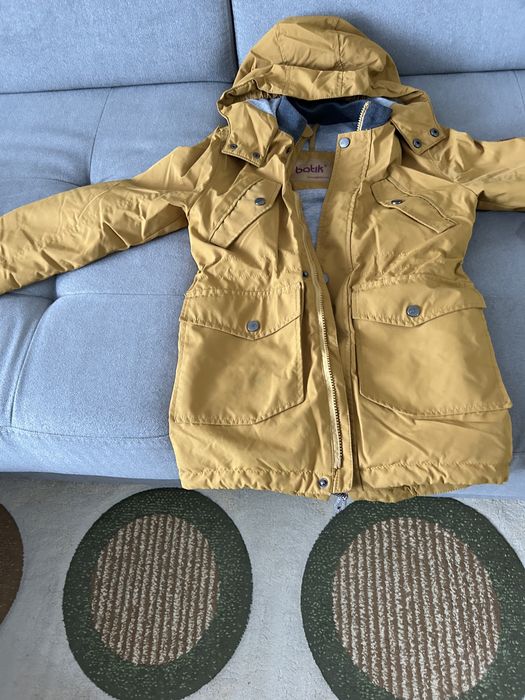 Продам детские куртки