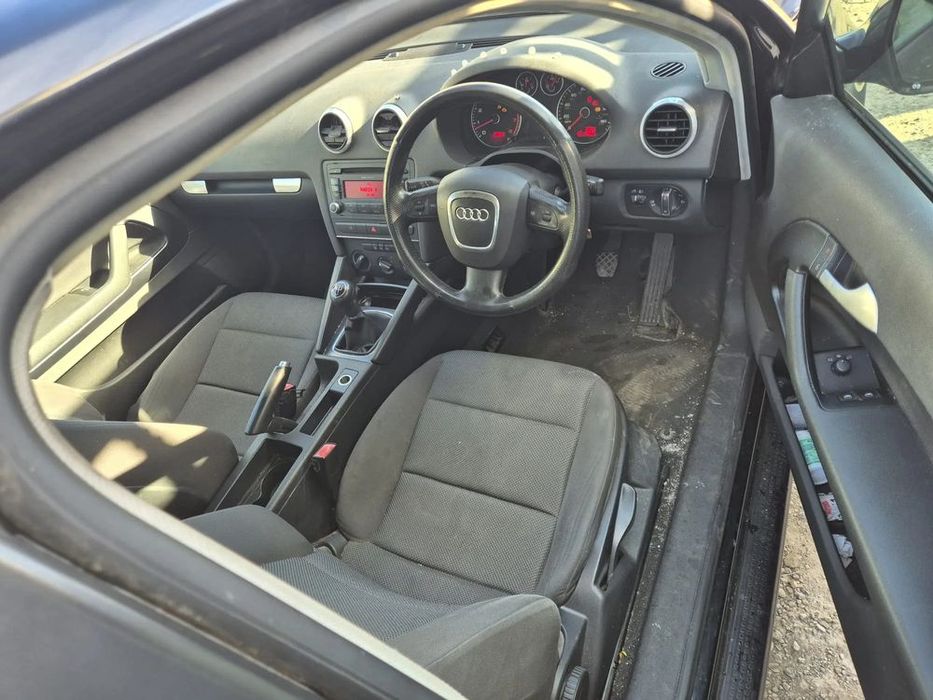 dezmembram audi a3 8p 2008 bara fata/ capota motor/trager