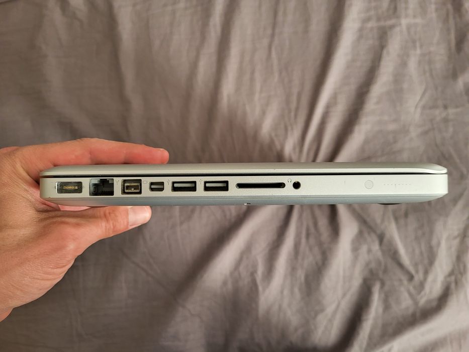 MacBook Pro 13' 16 RAM SSD Linux Mint