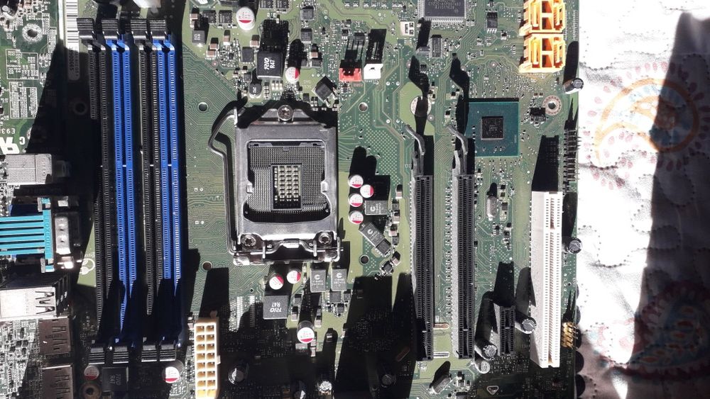 Placa baza socket 1155 3 buc procesor i3 stare necunoscuta B75A MSI et