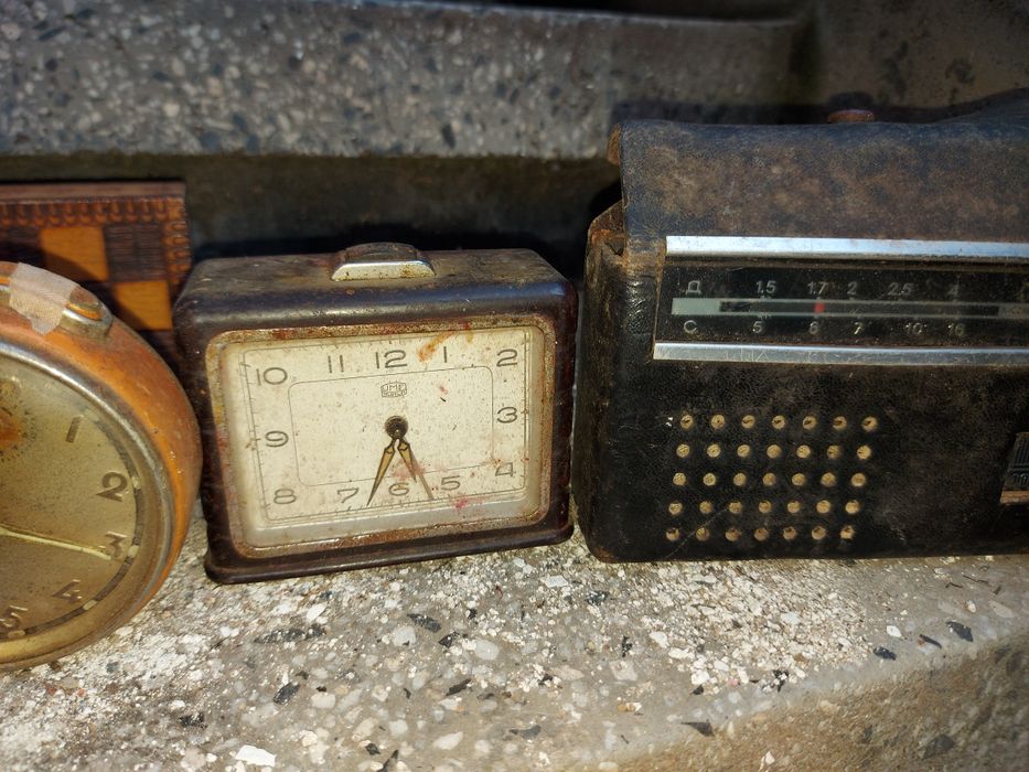 Часовници ръчни и будилници