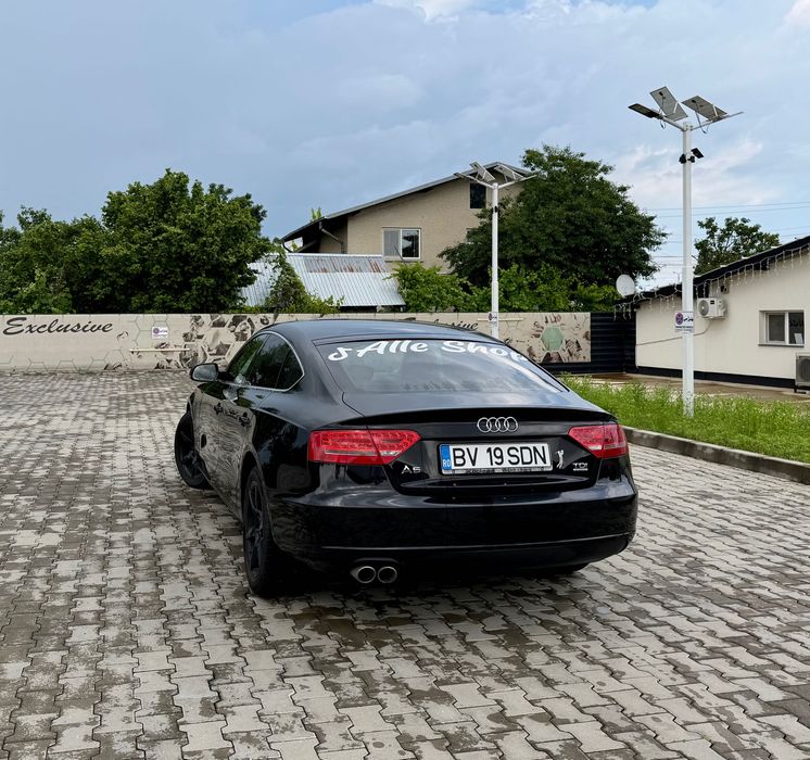 Audi A5 quattro interior din piele