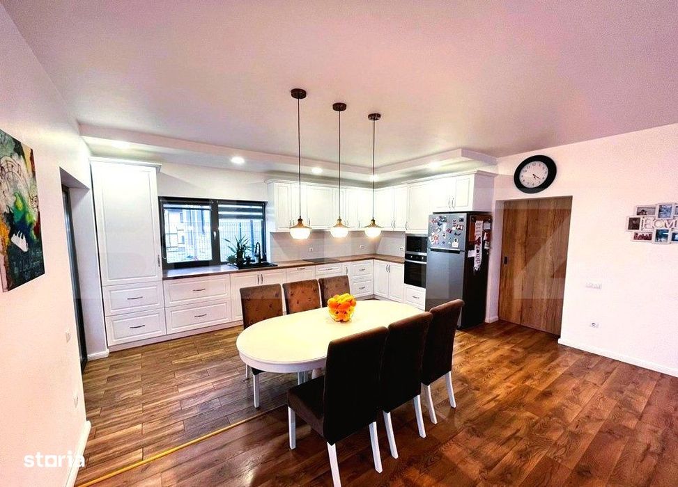 Casa individuala, 250mp, cu teren 640 mp, garaj, zona Planoarelor, Dez