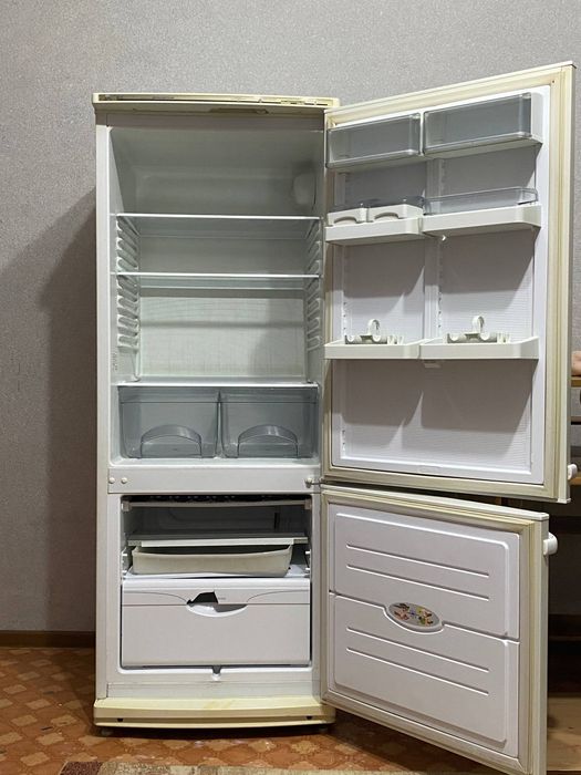Продам холодильник Атлант