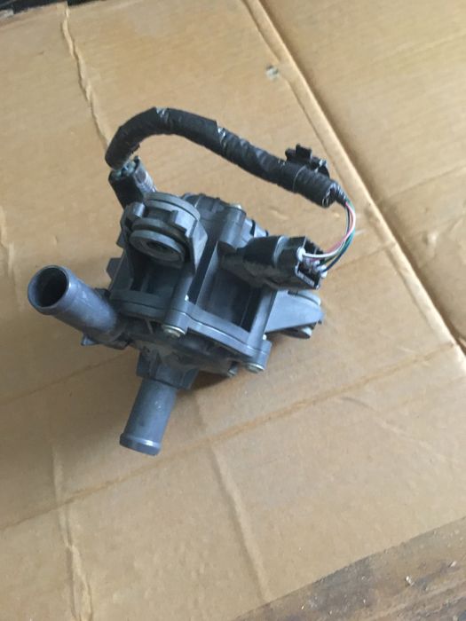 Pompa Apa Suplimentara Toyota Prius 3. 2009-2014