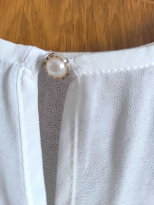 Ефирна рокля с капси