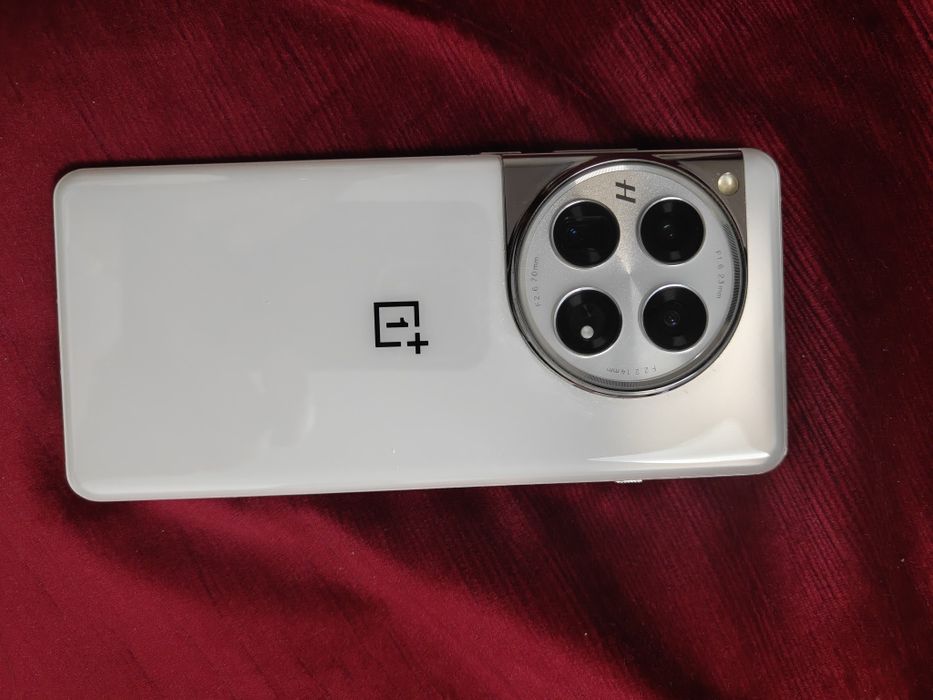 OnePlus 12 White - 24GB RAM / 1TB - Soft Global  Impecabil + Accesorii