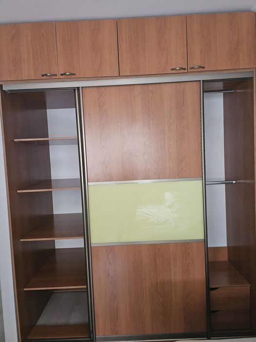 Продаем шкаф купе