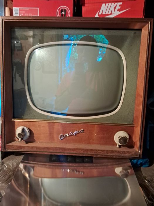 Телевизор "Опера" работещ.