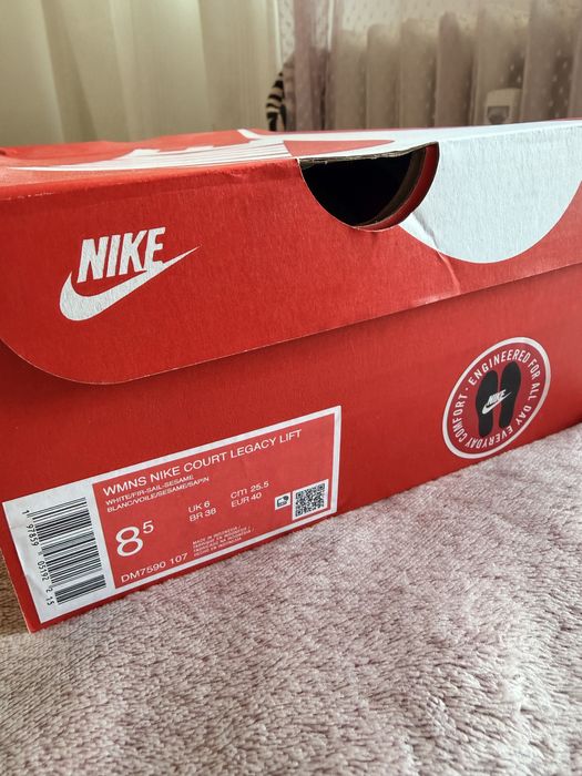 Маратонки WMNS NIKE COURT legacy lift