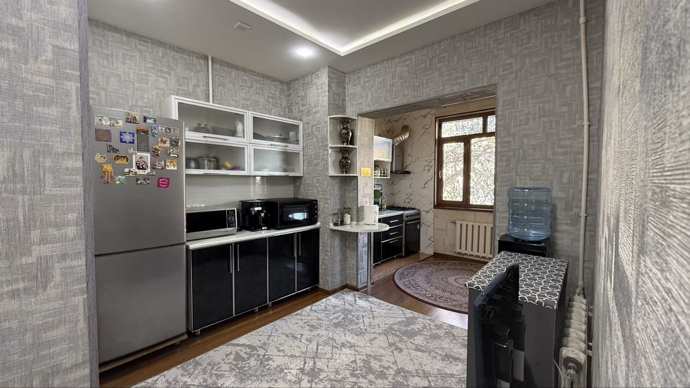 Просторная 4-комнатная квартира с ремонтом в Карасу 6