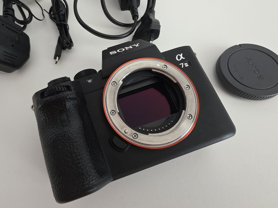 Vând Sony A7 lll impecabil!