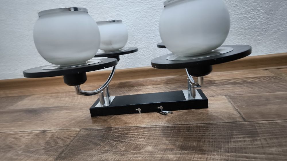 Современная люстра 4 плафона