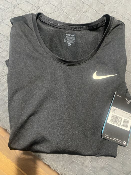 Спортна тениска с дълъг ръкав Найк