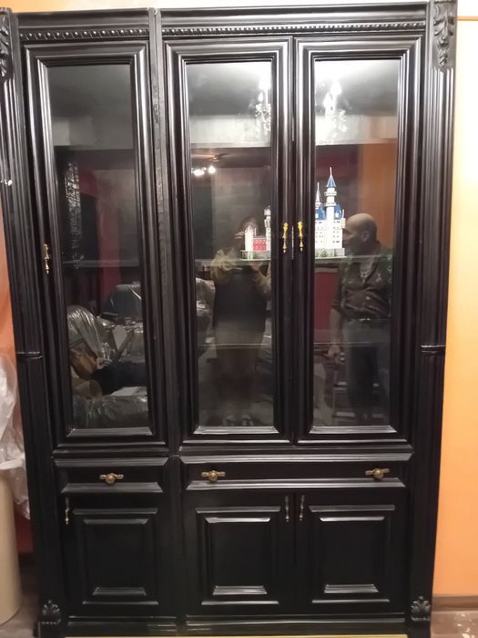 Холна секция ъглова витрина и права витрина