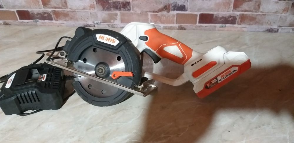 Ferestrau circular ruris rmx 3140