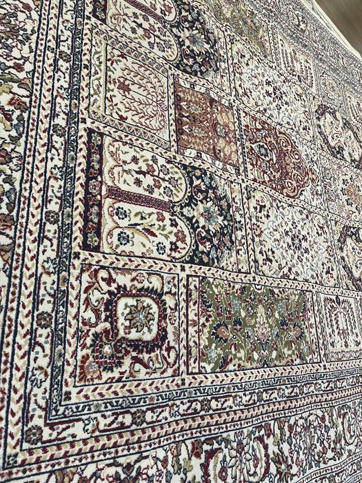 Продается турецкий ковер 2 на 3 метра