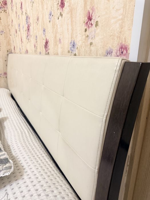 Продается кровать 180*200