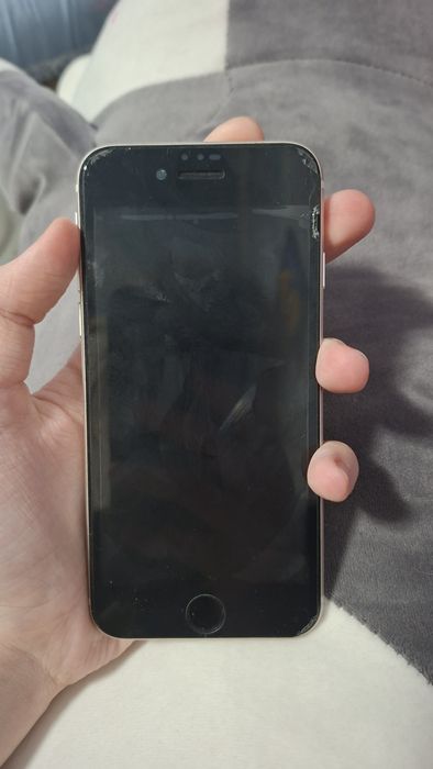 Айфон SE 2022 года