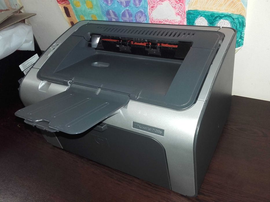 Като нов!!! Лазерен принтер HP LaserJet P1006