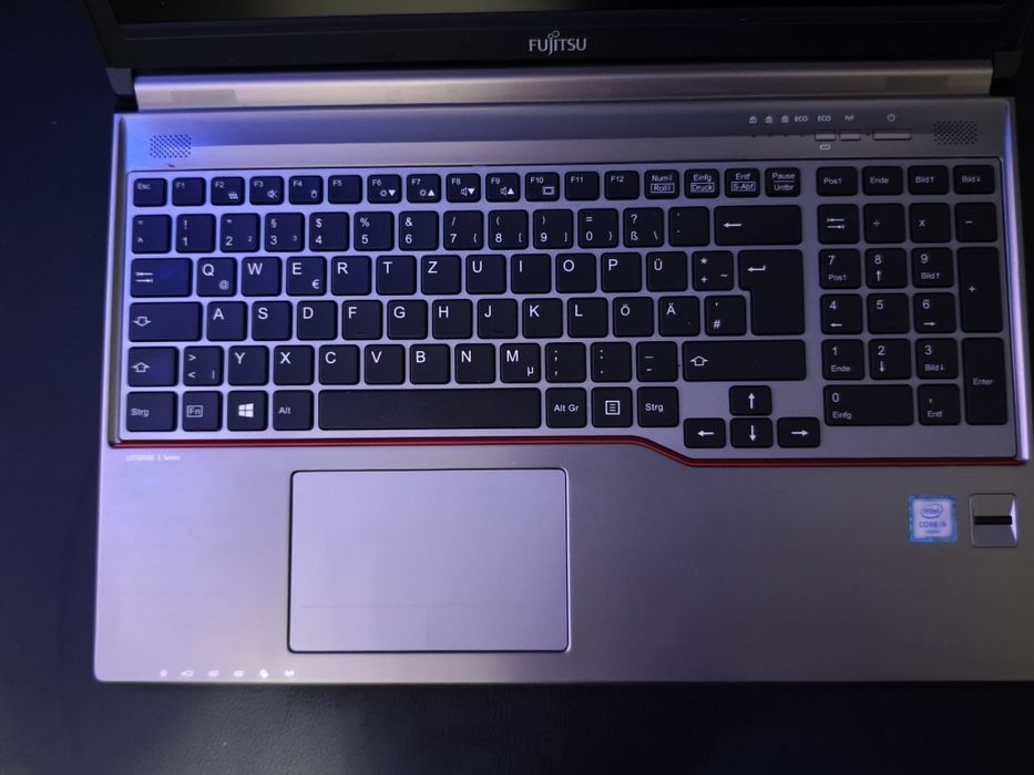 Laptop Fujitsu i5 gen a6a