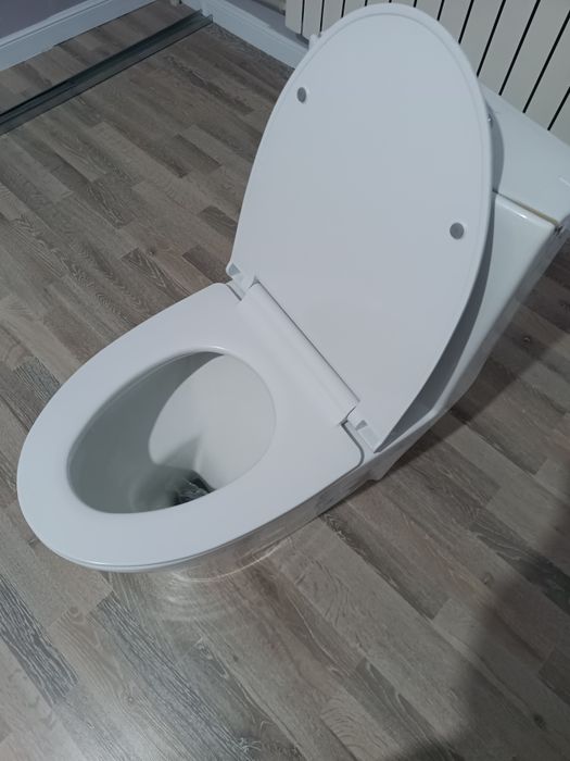 Продаётся унитаз .