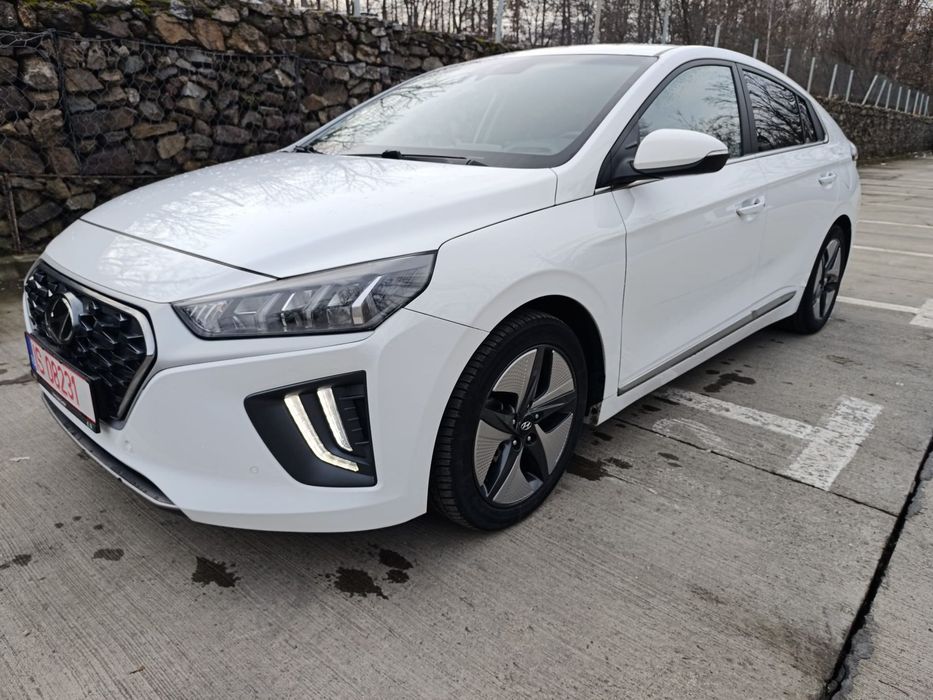 Hyundai IONIQ Hyundai Ioniq 1.6 GDI Executive - Hybrid - Automatic - 105 hp