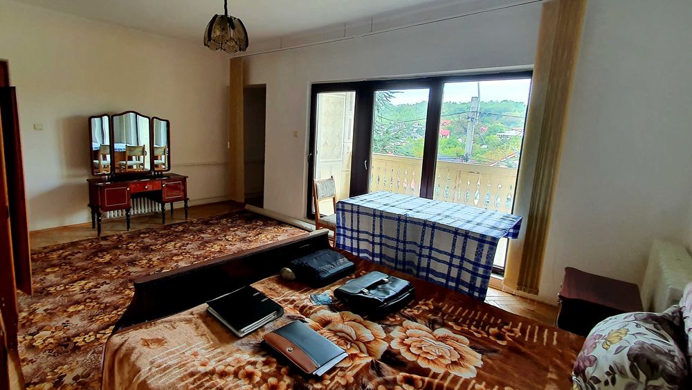 Etaj vila compus din 2 camere de inchiriat + baie + bucatarie pentru studenti, Iasi, zona UMF - 8 minute
