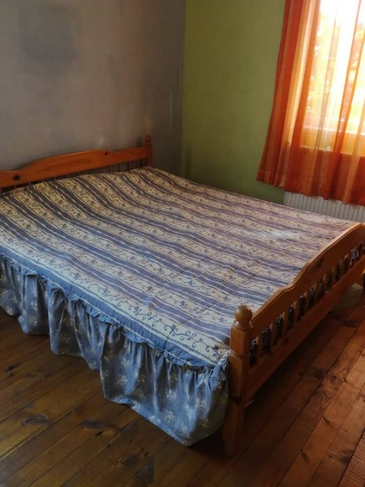 Спалня от масивно дърво