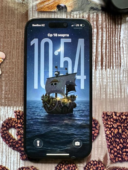 Продаю айфон 15