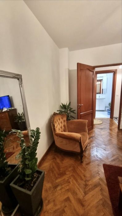 Fotoliu stil Baroc din gama Chesterfield cu aspect regal